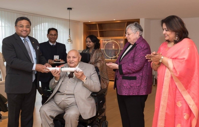 Awarding the Pravasi Bharatiya Samman award to Dr. Rajendra Kumar Joshi in Zurich on March 27th, 2019