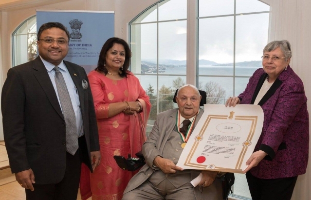 Awarding the Pravasi Bharatiya Samman award to Dr. Rajendra Kumar Joshi in Zurich on March 27th, 2019