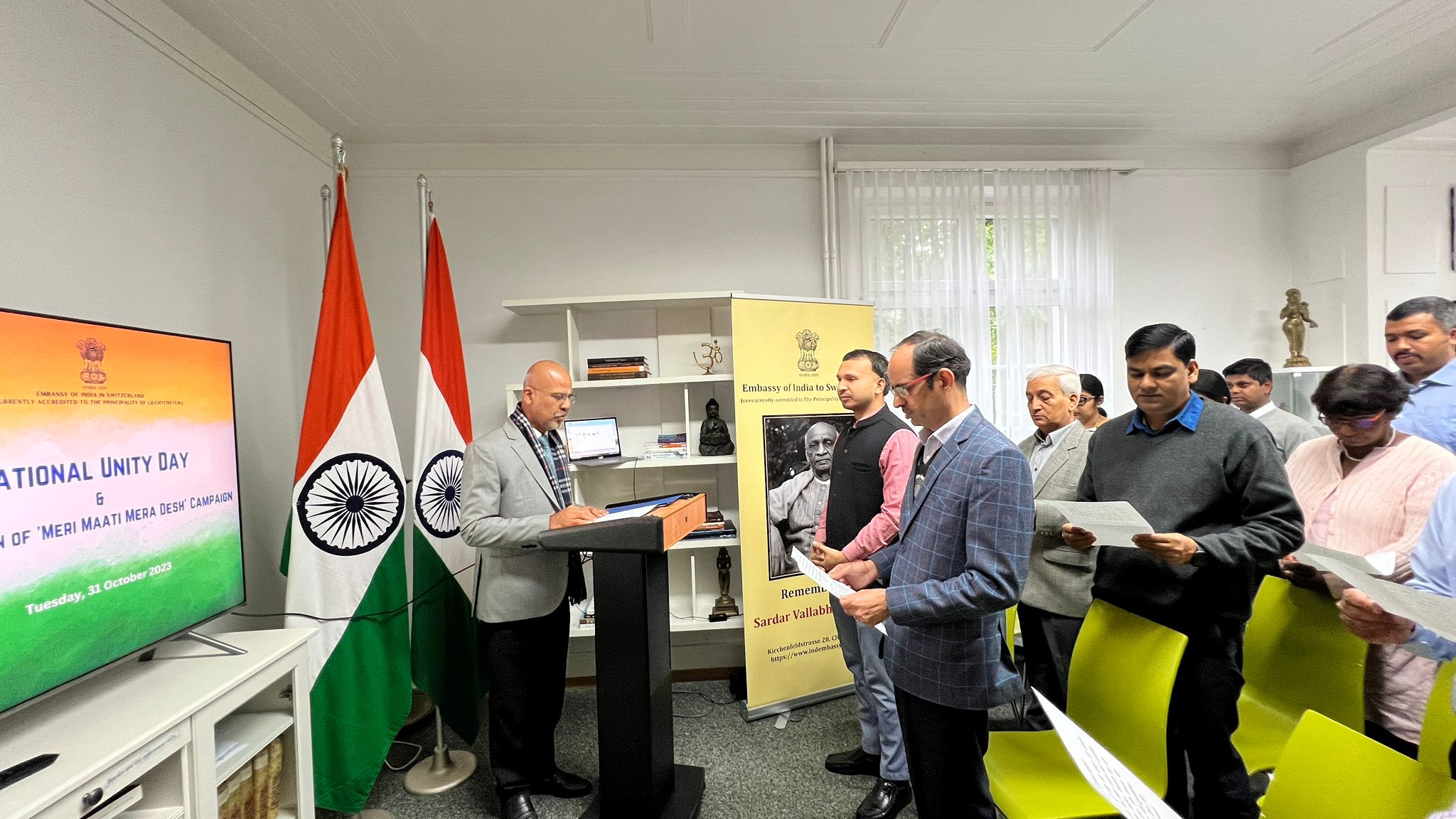 Ambassador Mridul Kumar administered Rashtriya Ekta Diwas Pledge to the Embassy officials on 31 October 2023
