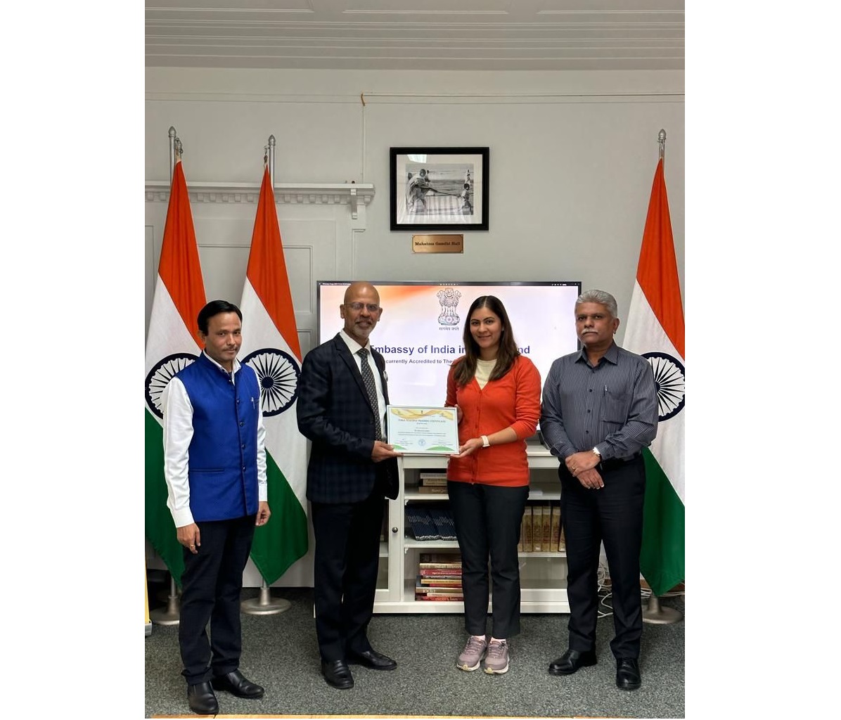 Ambassador presented certificates to participants of ‘Yoga Teacher Training Certificate Course’ (Beginner Level) at Chancery on 21 November 2023