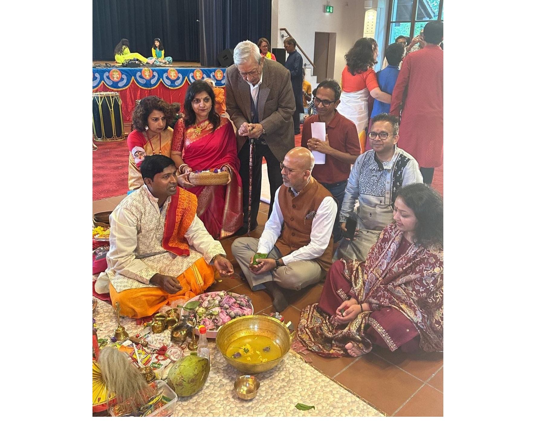 Ambassador Mridul Kumar participated in the Durga Puja celebrations organized by Swiss Puja on 11 October 2024
