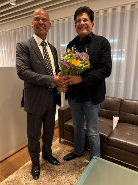 Ambassador welcomed Hon’ble CIM Piyush Goyal at Zurich Airport on his official visit to Switzerland
