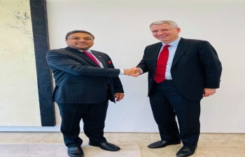 Meeting of Ambassador with Dr. Severin Schwan, CEO of Roche Group in Basel on Nov 25