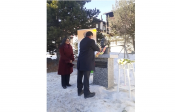Offering of floral tributes at the bust of Swami Vivekananda in Saas Fee on 14 March, 2022.