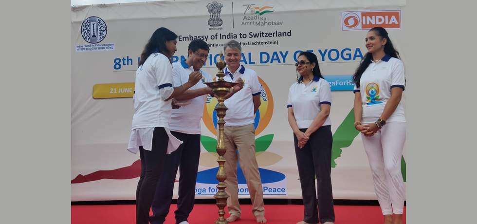 Ambassador Sanjay Bhattacharyya along with Mr. Alec von Graffenried, Mayor of Berne jointly inaugurated the 8th International Day of Yoga celebrations in Berne.
