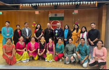 Ambassador Mridul Kumar participated in the Diwali celebrations organized by Yuva-Indian Students Association EPFL-UNIL at Lausanne on 10 November 2023