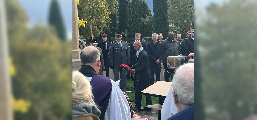 Ambassador Mridul Kumar paid homage to our brave Indian soldiers at the Remembrance Day Service at Vevey