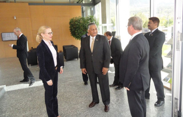 Minister of State for External Affairs, General V. K. Singh, visited the Ivoclar Vivadent Company office in Schaan. Ivoclar Vivadent is a global company offering a comprehensive range of innovative products and systems for dentists and dental technicians. As a global player, Ivoclar Vivadent has its subsidiaries and marketing offices in 25 countries, including India.